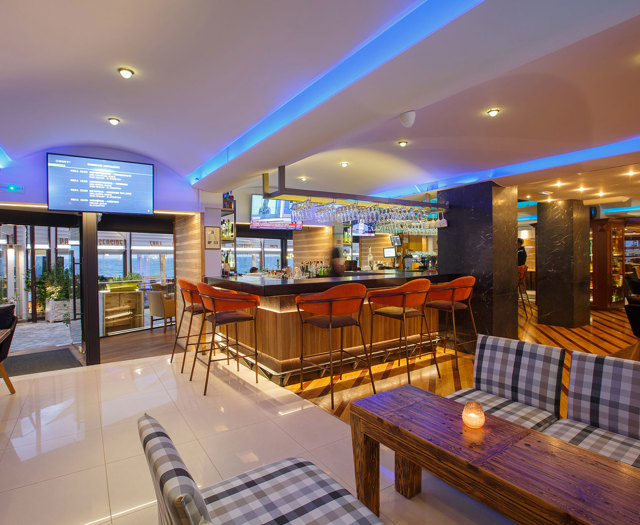 Palmera Beach Hotel Main Bar Cafe 2