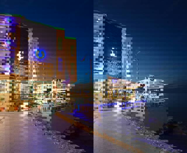 Hotel Palmera Beach Night View