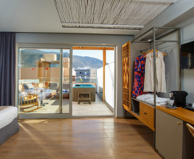 Palmera Beach Hotel Deluxe Room City View Outdoor Jacuzzi 1402